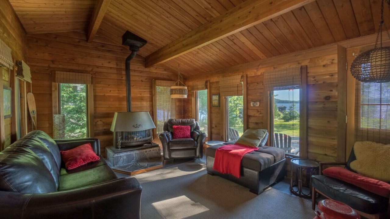 Photo of Livingroom in Nipissing Township
