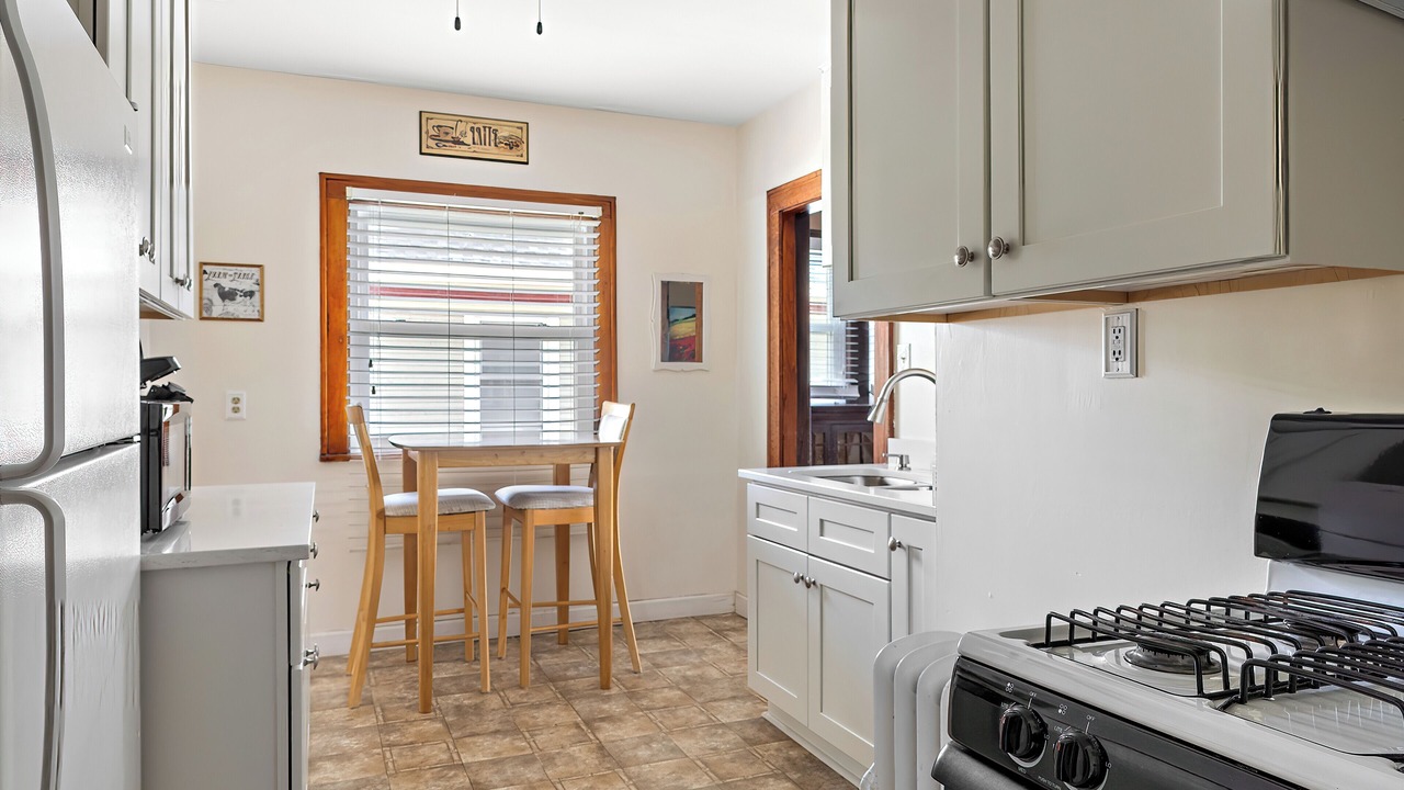 Photo of Kitchen in Summit - University