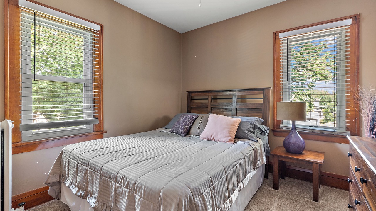 Photo of Bedroom in Summit - University