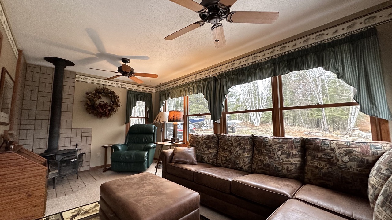 Photo of Bedroom in Crane Lake