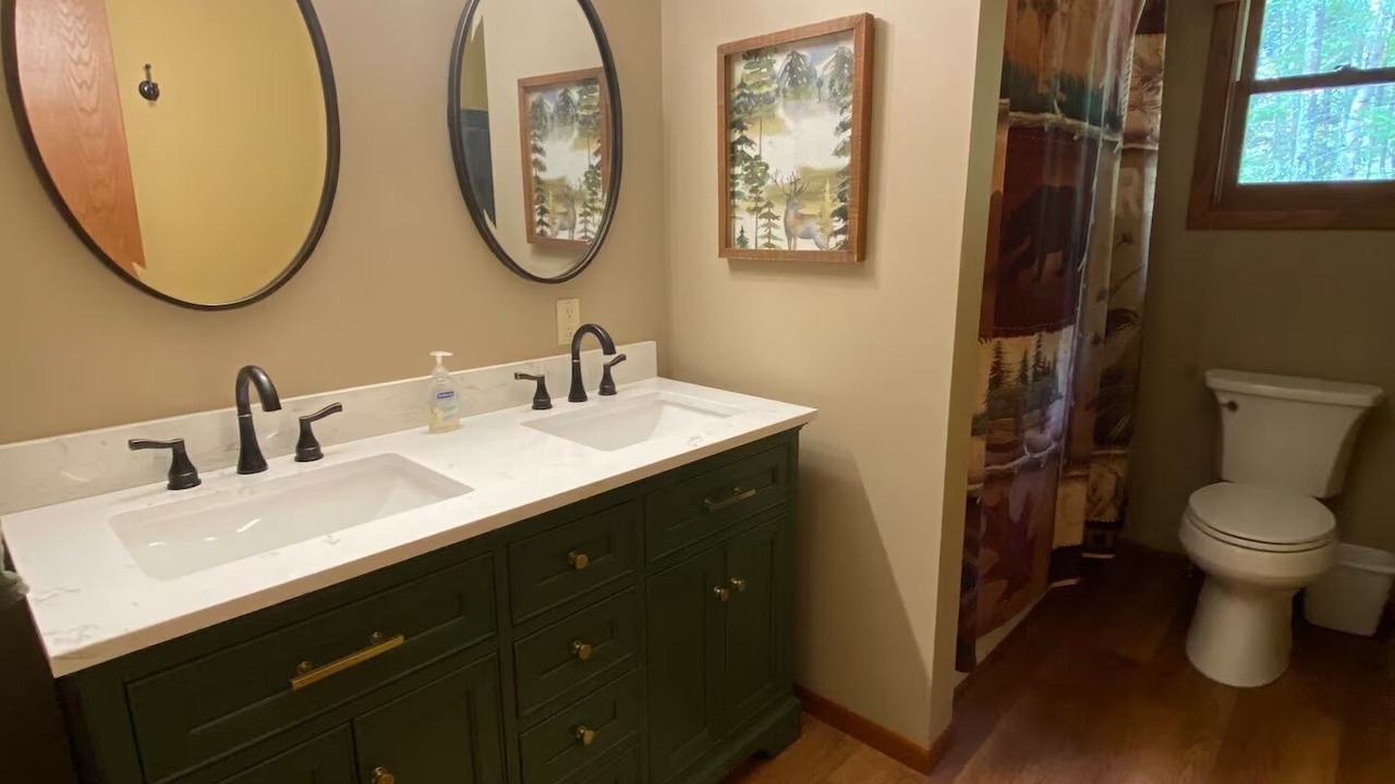 Photo of Bathroom in Crane Lake