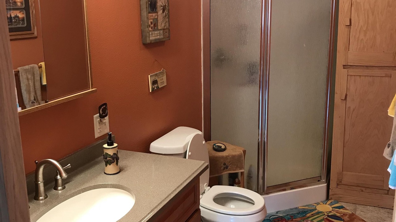 Photo of Bathroom in Melrude