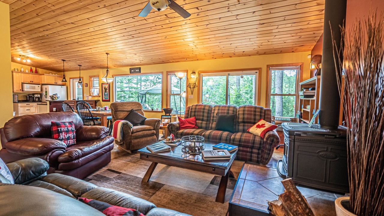 Photo of Livingroom in Bancroft