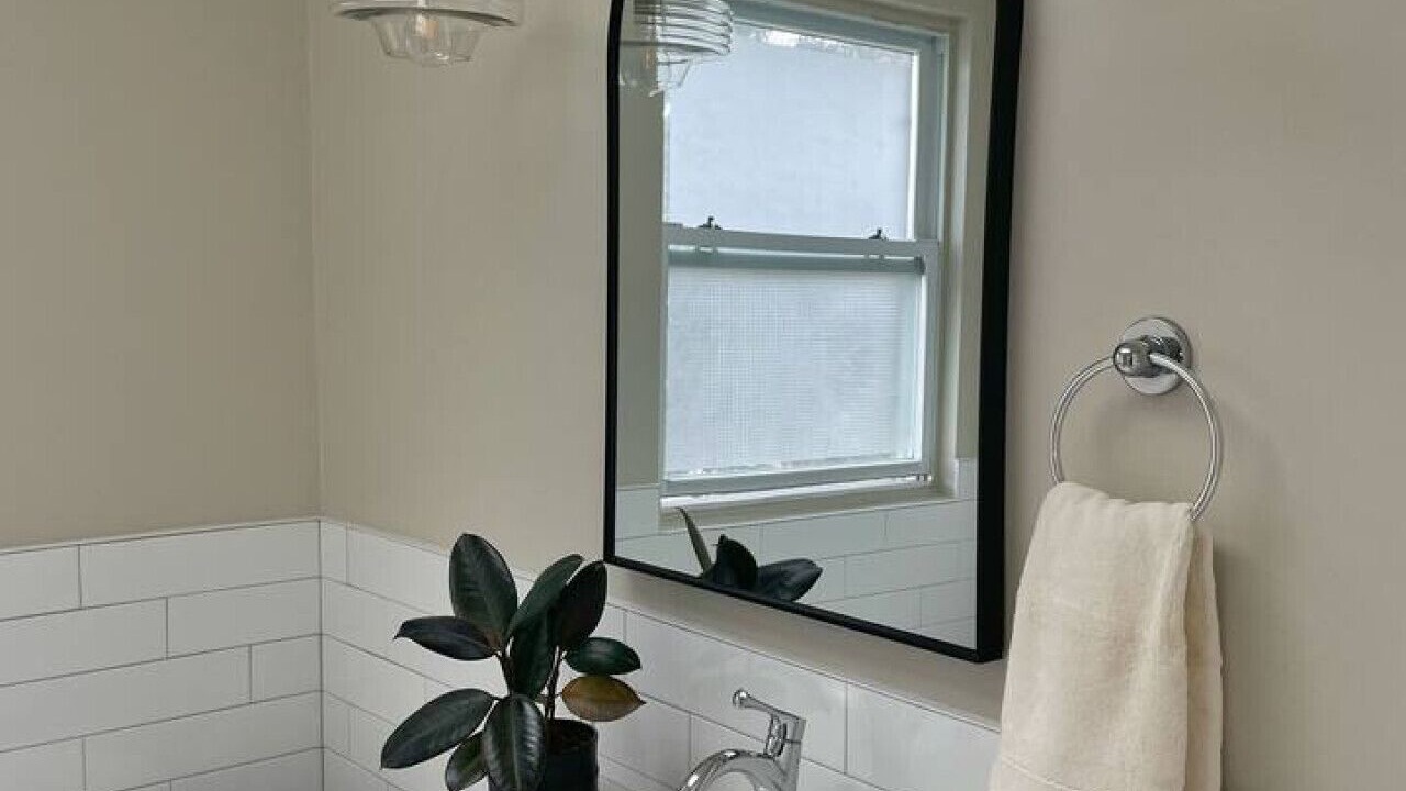 Photo of Bathroom in Niagara Falls