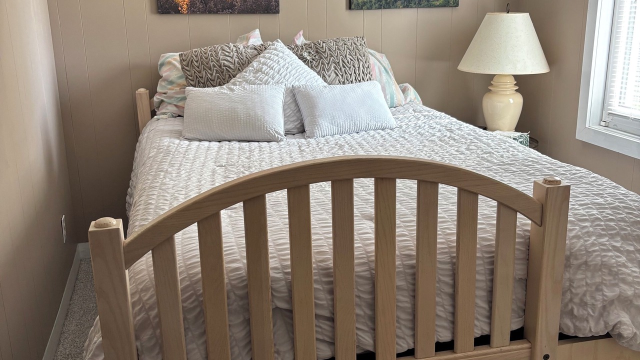 Photo of Bedroom in Duclos Point