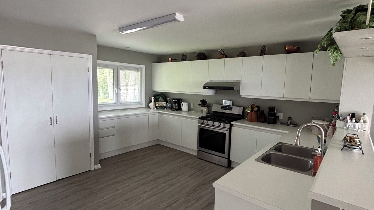 Photo of Kitchen in Duclos Point