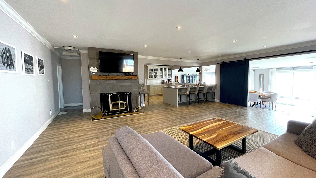 Photo of Livingroom in Long Point
