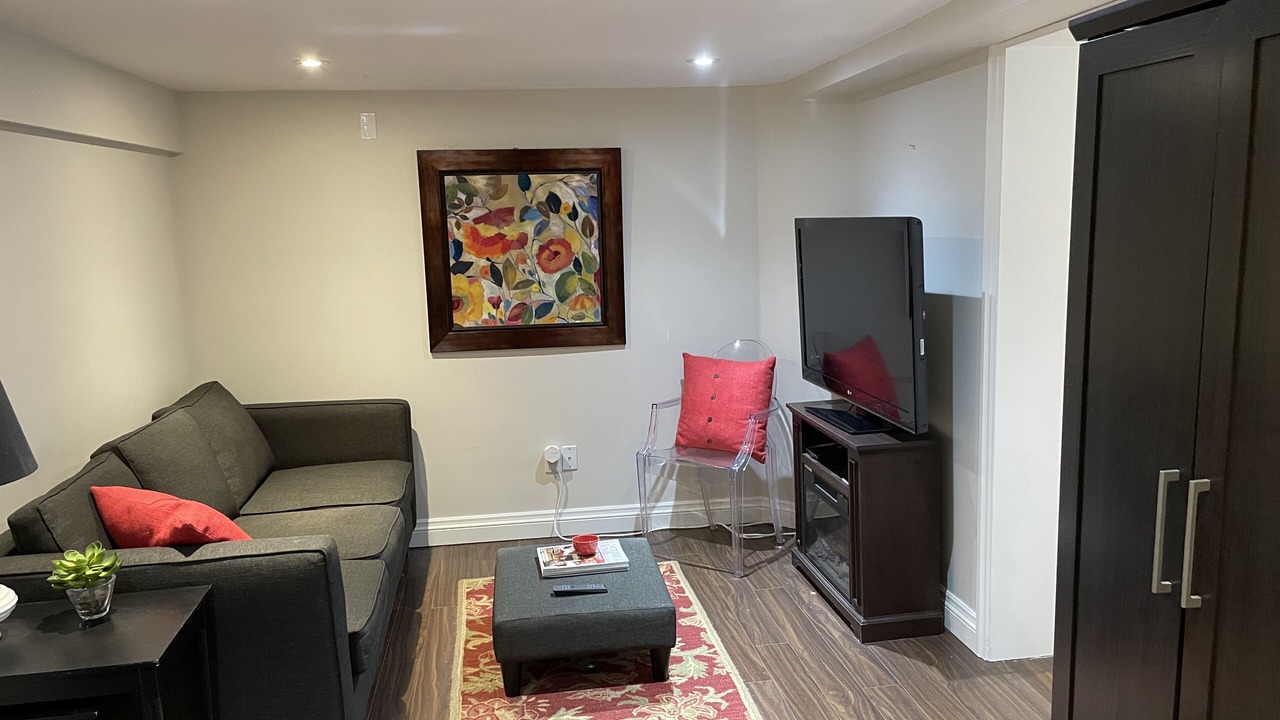 Photo of Livingroom in East York