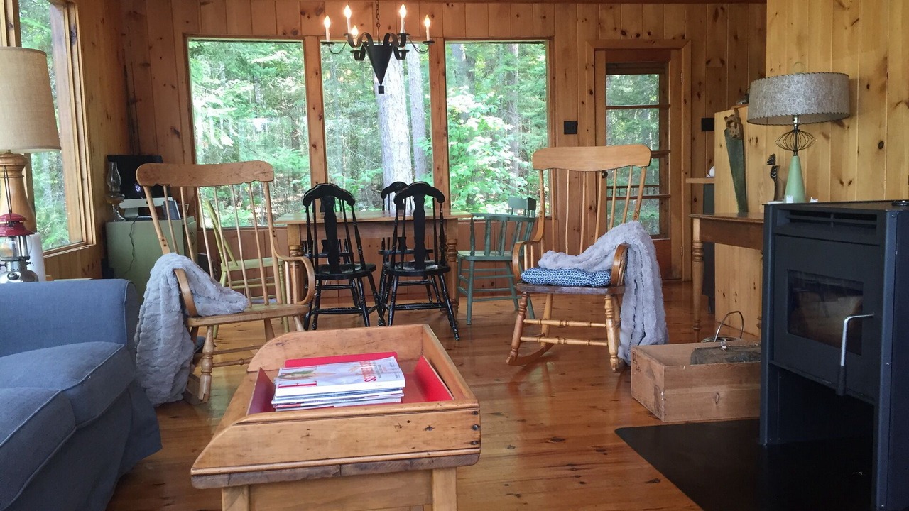 Photo of Livingroom in Addington Highlands