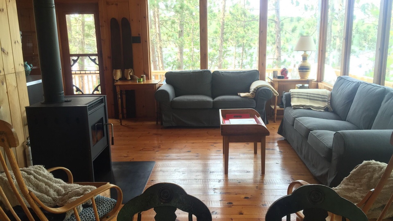 Photo of Livingroom in Addington Highlands
