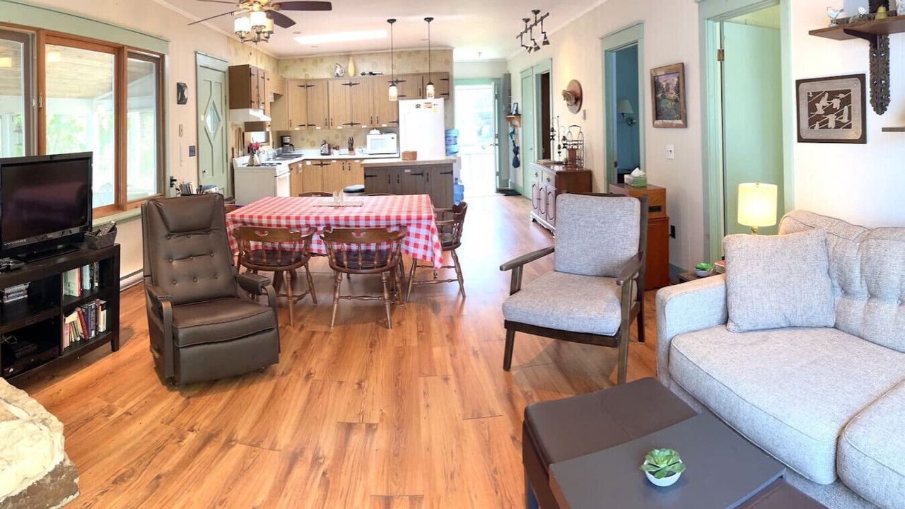 Photo of Livingroom in Rideau Lakes