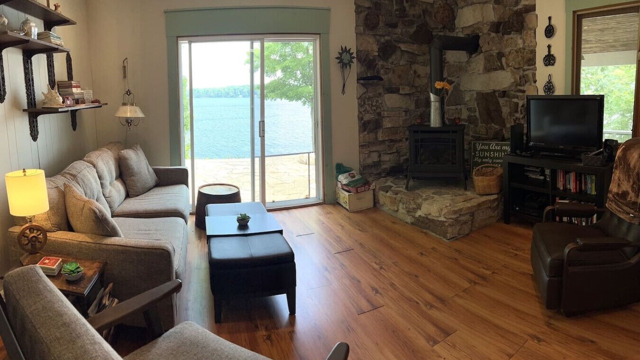 Photo of Livingroom in Rideau Lakes