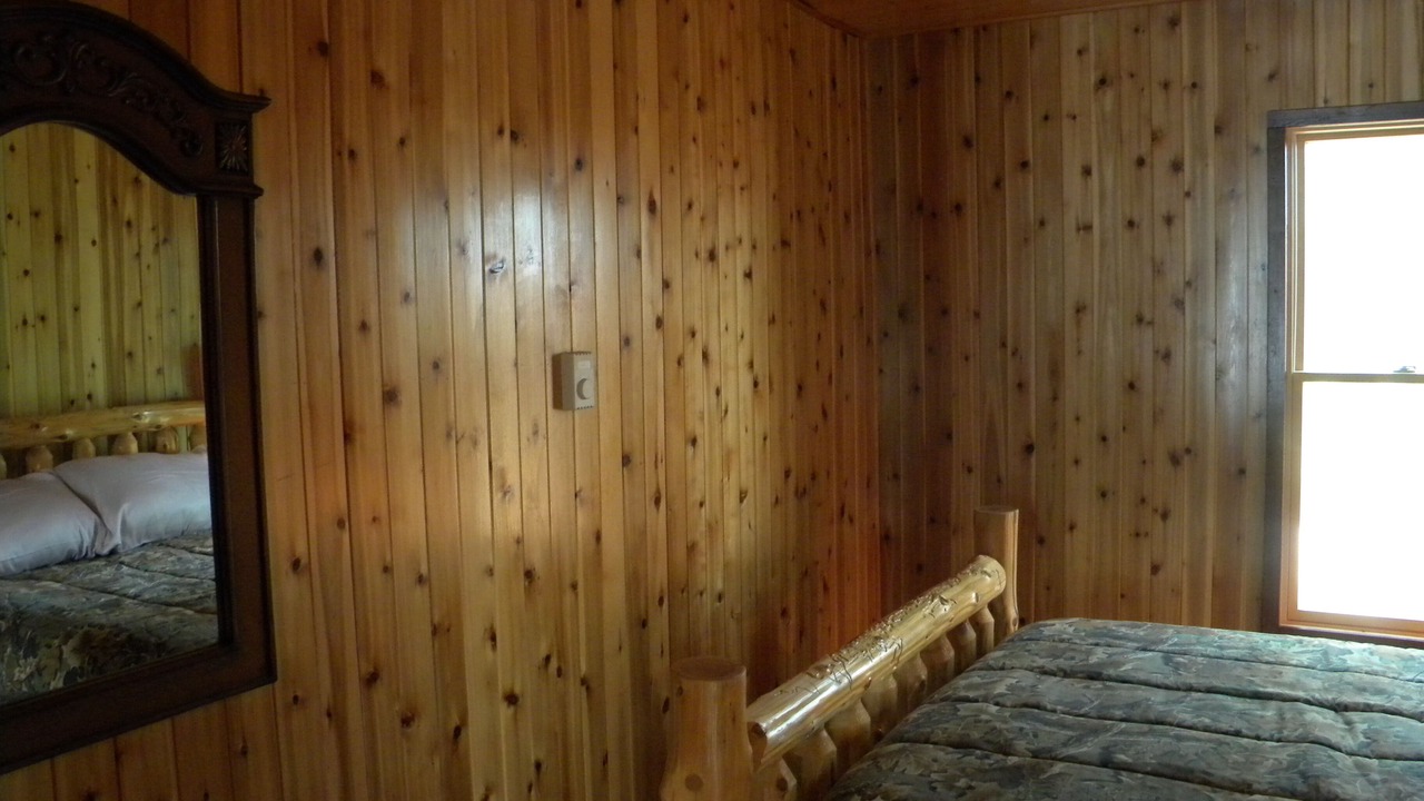 Photo of Bedroom in Crane Lake