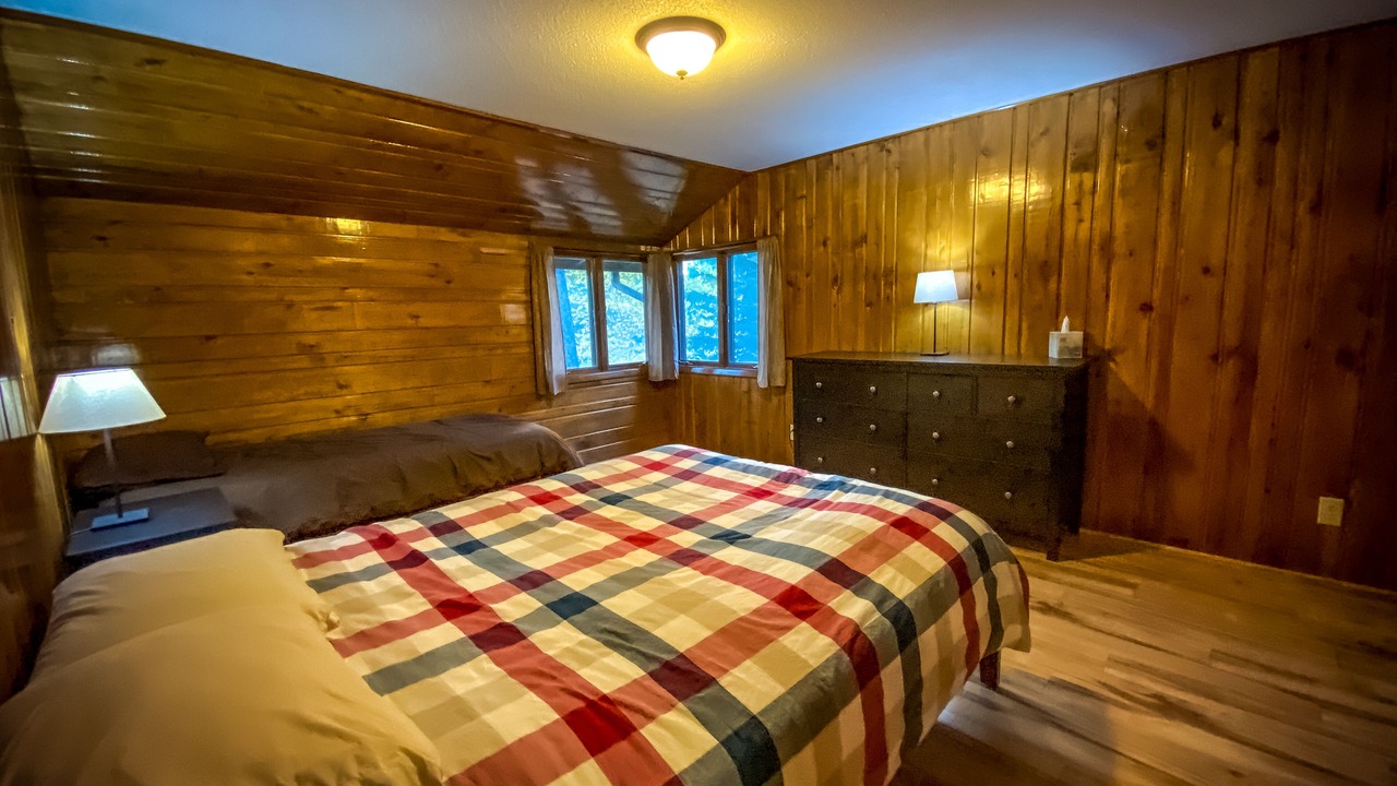 Photo of Bedroom in Crane Lake