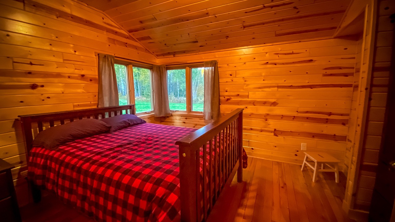 Photo of Bedroom in Crane Lake