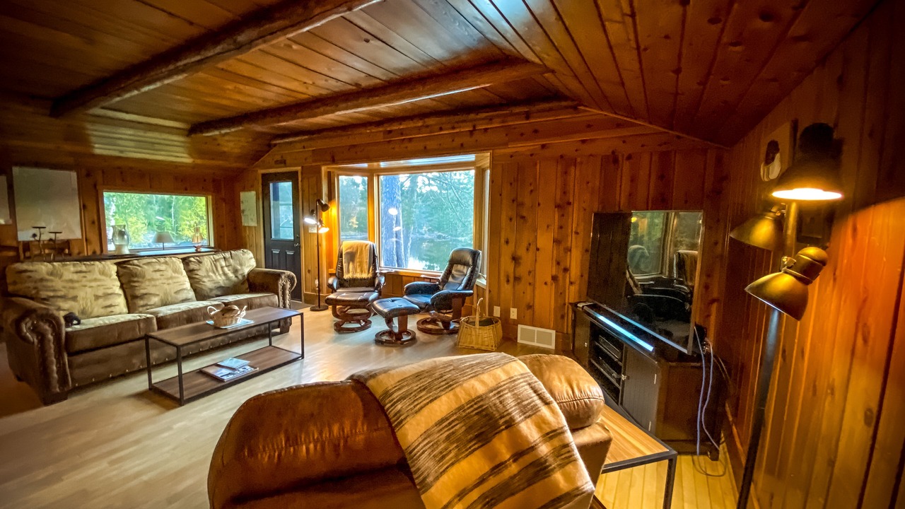 Photo of Livingroom in Crane Lake