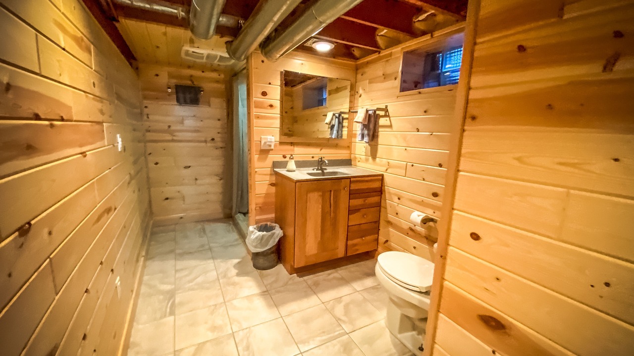 Photo of Bathroom in Crane Lake