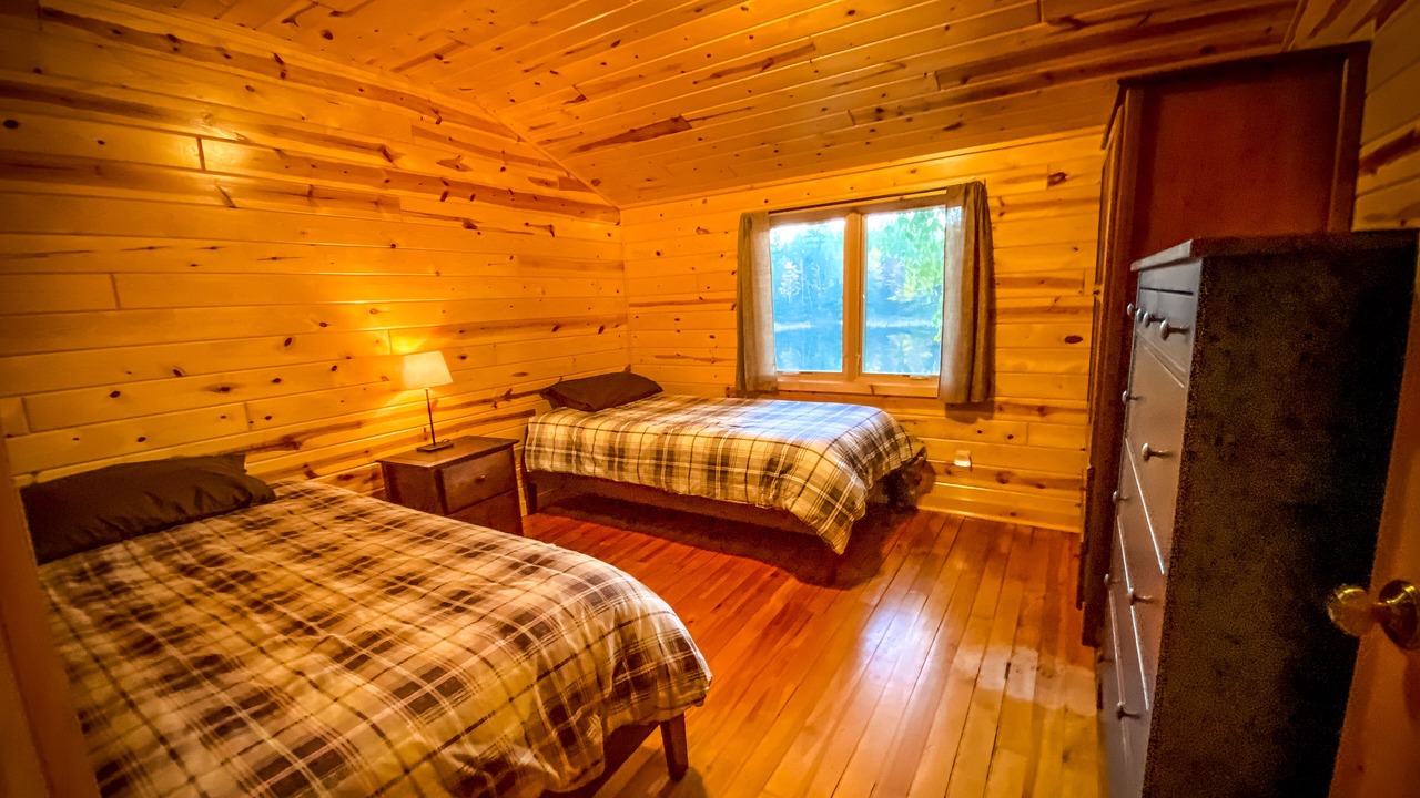 Photo of Bedroom in Crane Lake