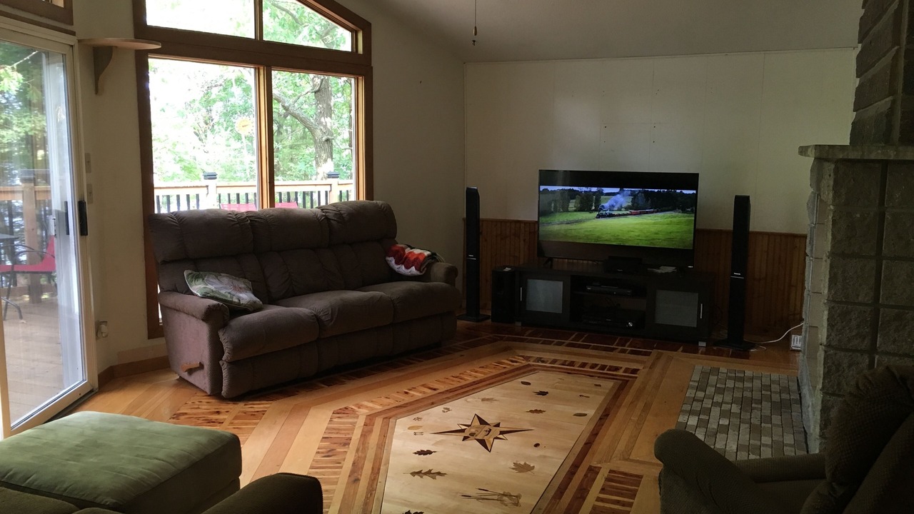 Photo of Livingroom in Central Frontenac