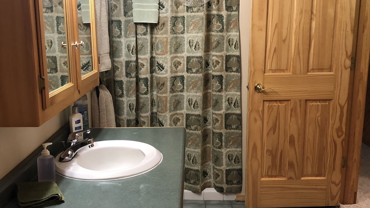 Photo of Bathroom in Crane Lake