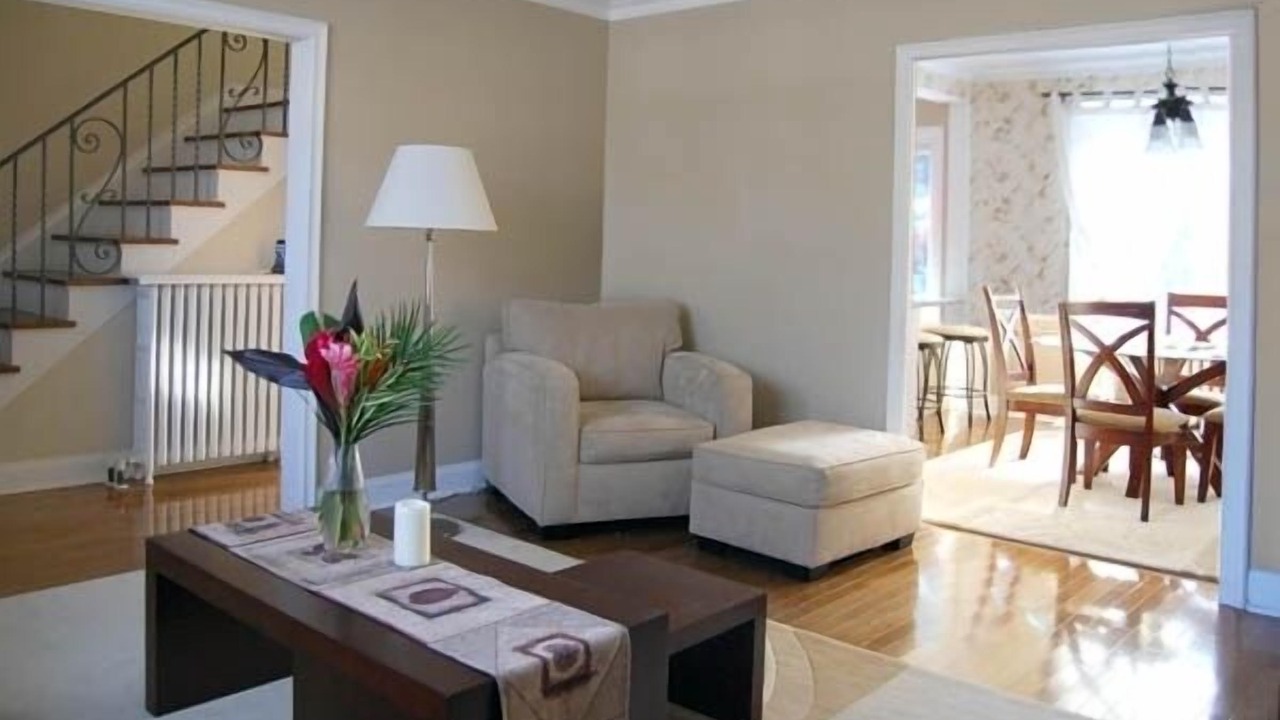 Photo of Livingroom in East York