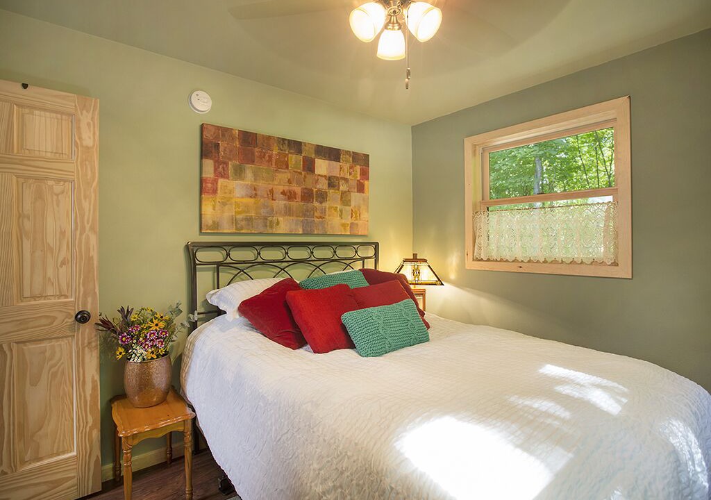 Photo of Bedroom in Richwood