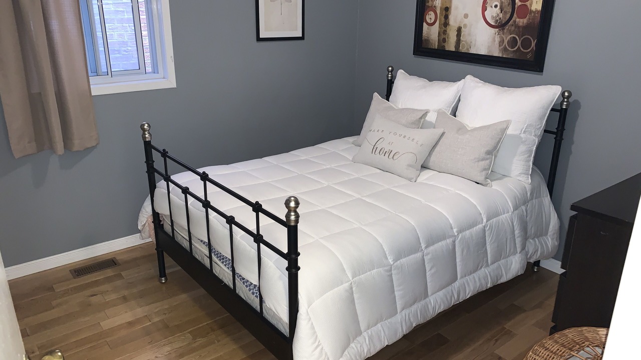 Photo of Bedroom in Upper Beaches