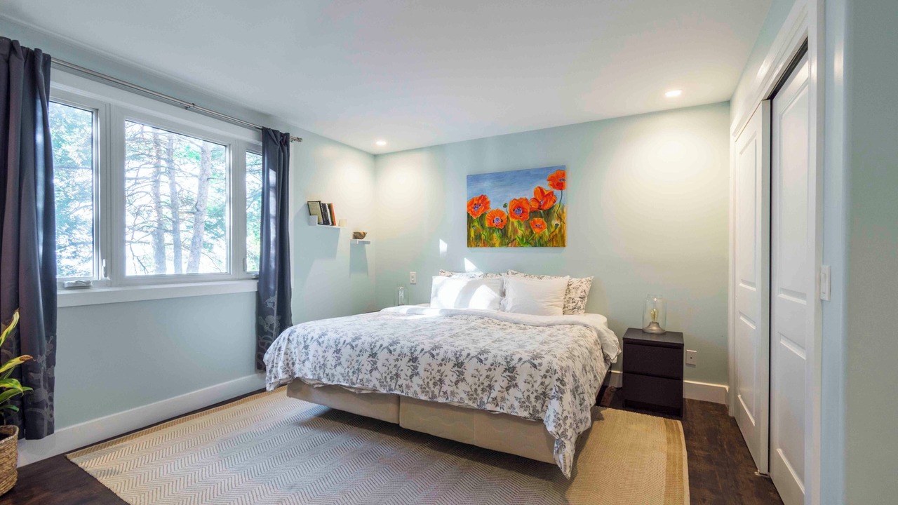 Photo of Bedroom in Ameliasburgh
