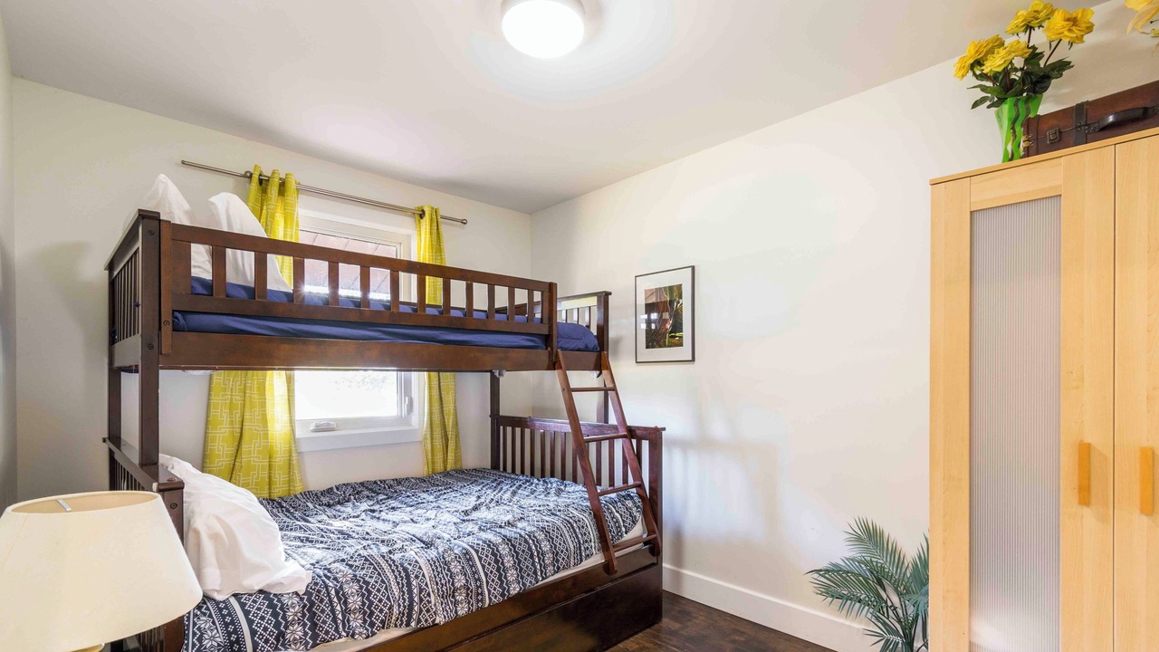 Photo of Bedroom in Ameliasburgh