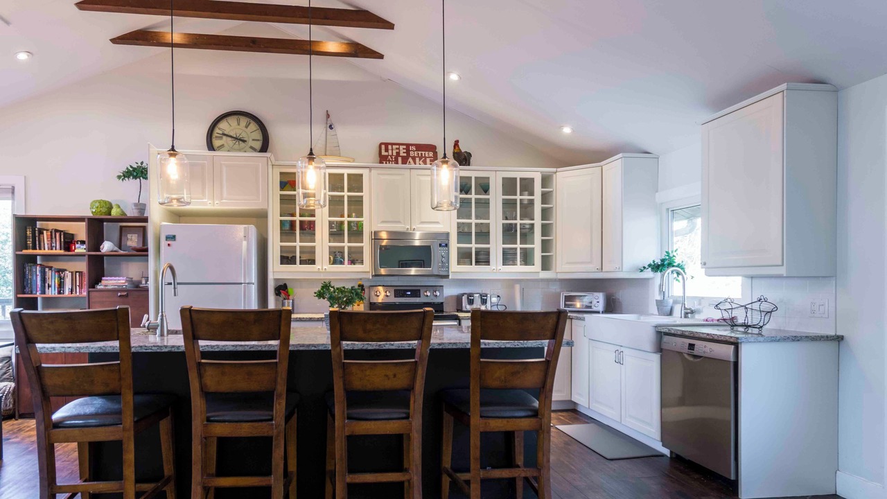 Photo of Kitchen in Ameliasburgh