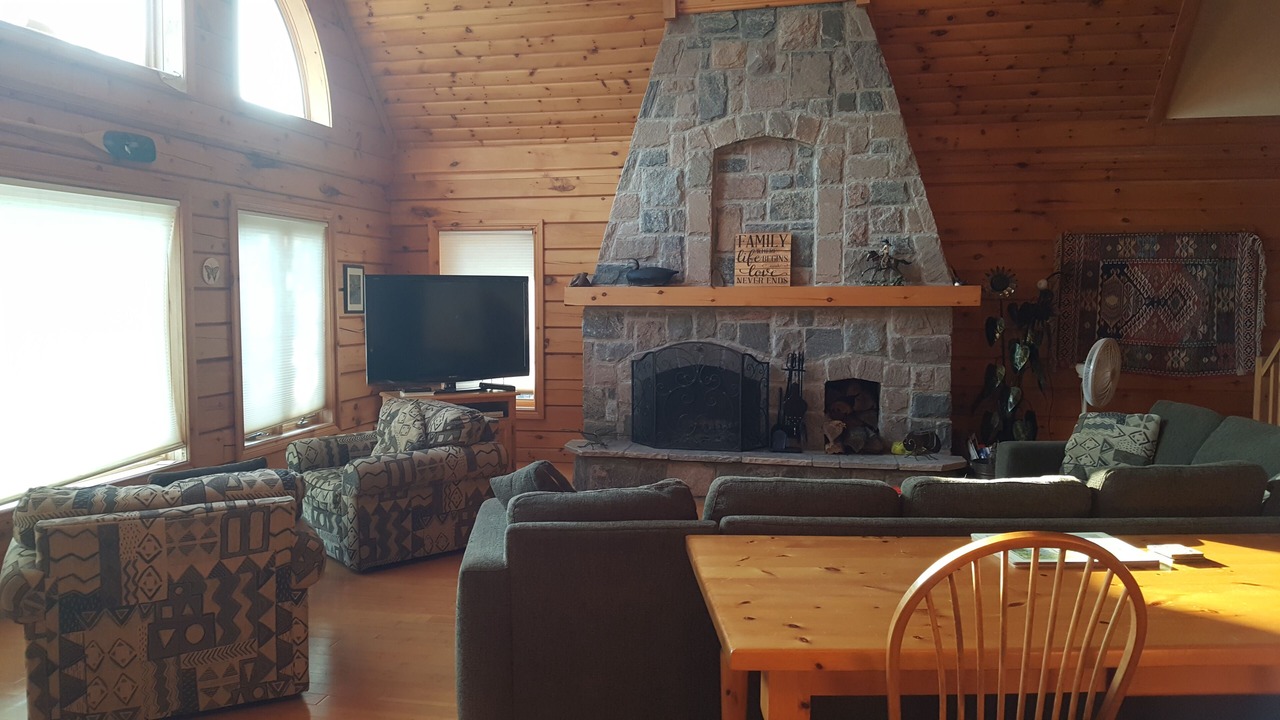 Photo of Livingroom in Coboconk