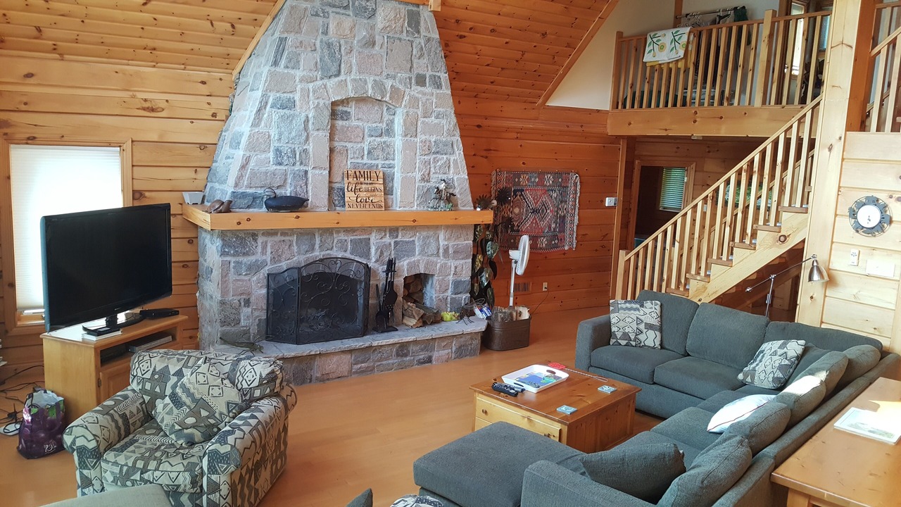 Photo of Bedroom in Coboconk