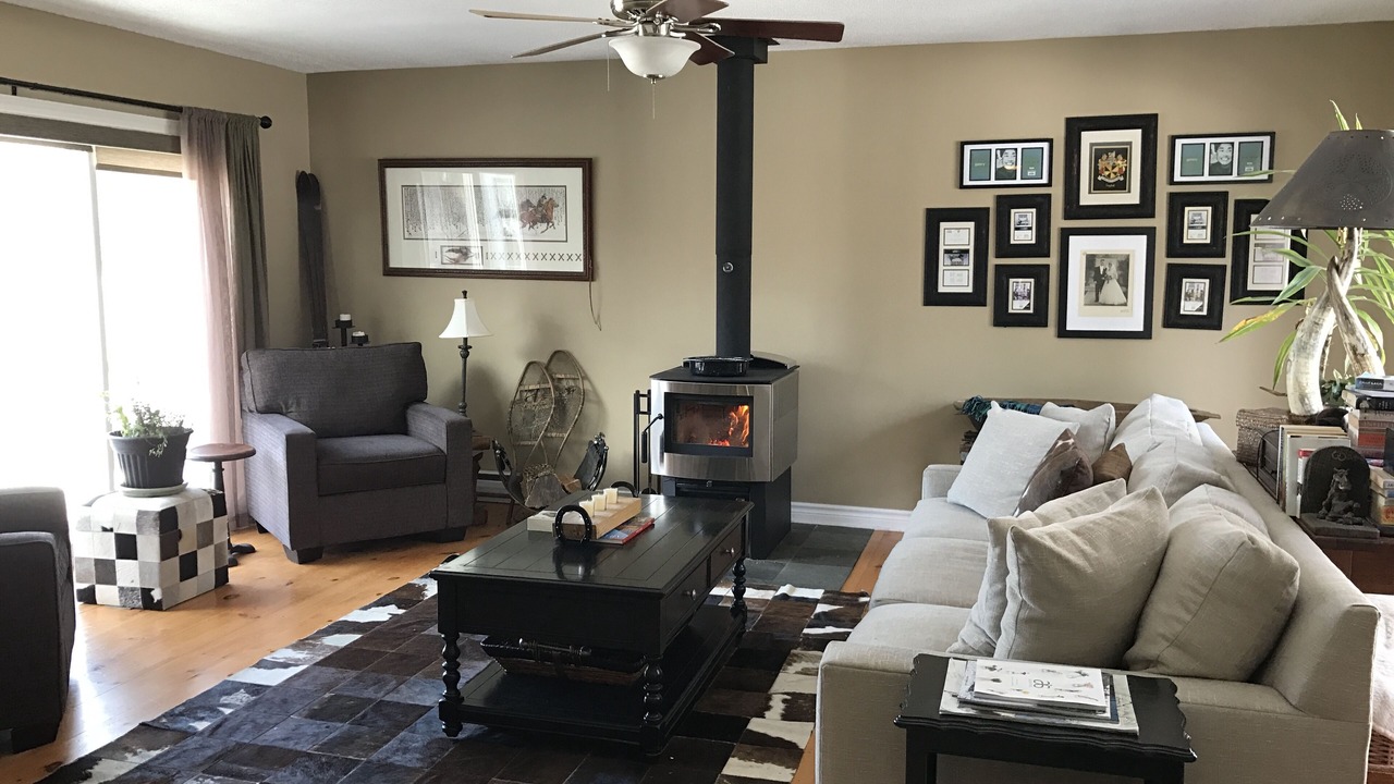 Photo of Livingroom in Hamilton Township