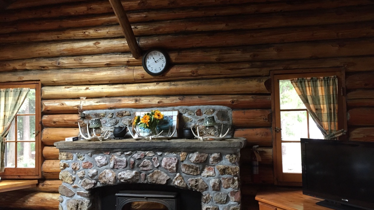 Photo of Livingroom in Manitoulin District