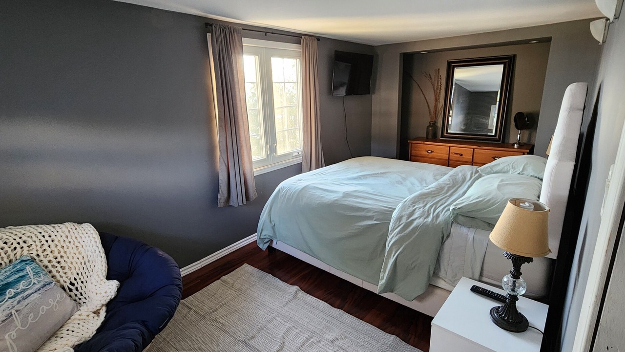 Photo of Bedroom in Town of Essex