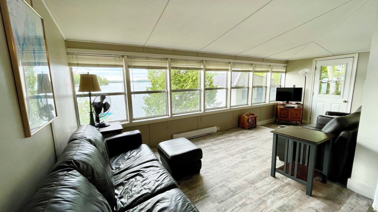 Photo of Livingroom in Leeds and the Thousand Islands