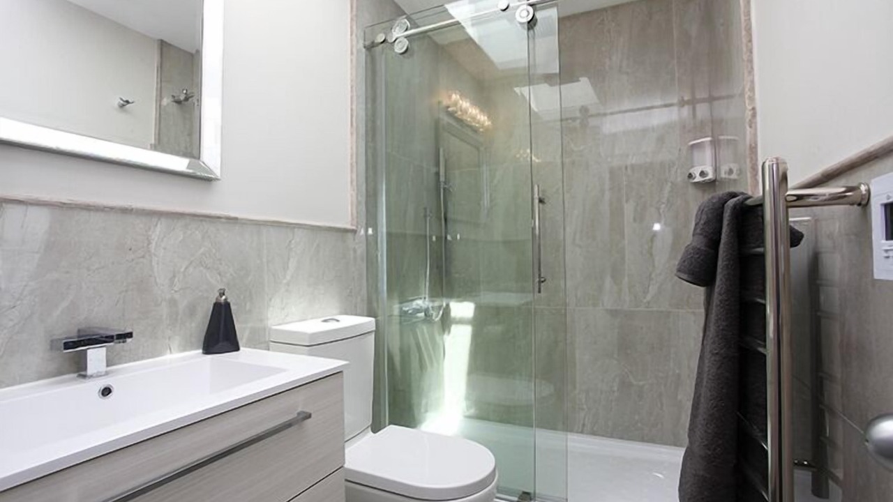 Photo of Bathroom in Garden District