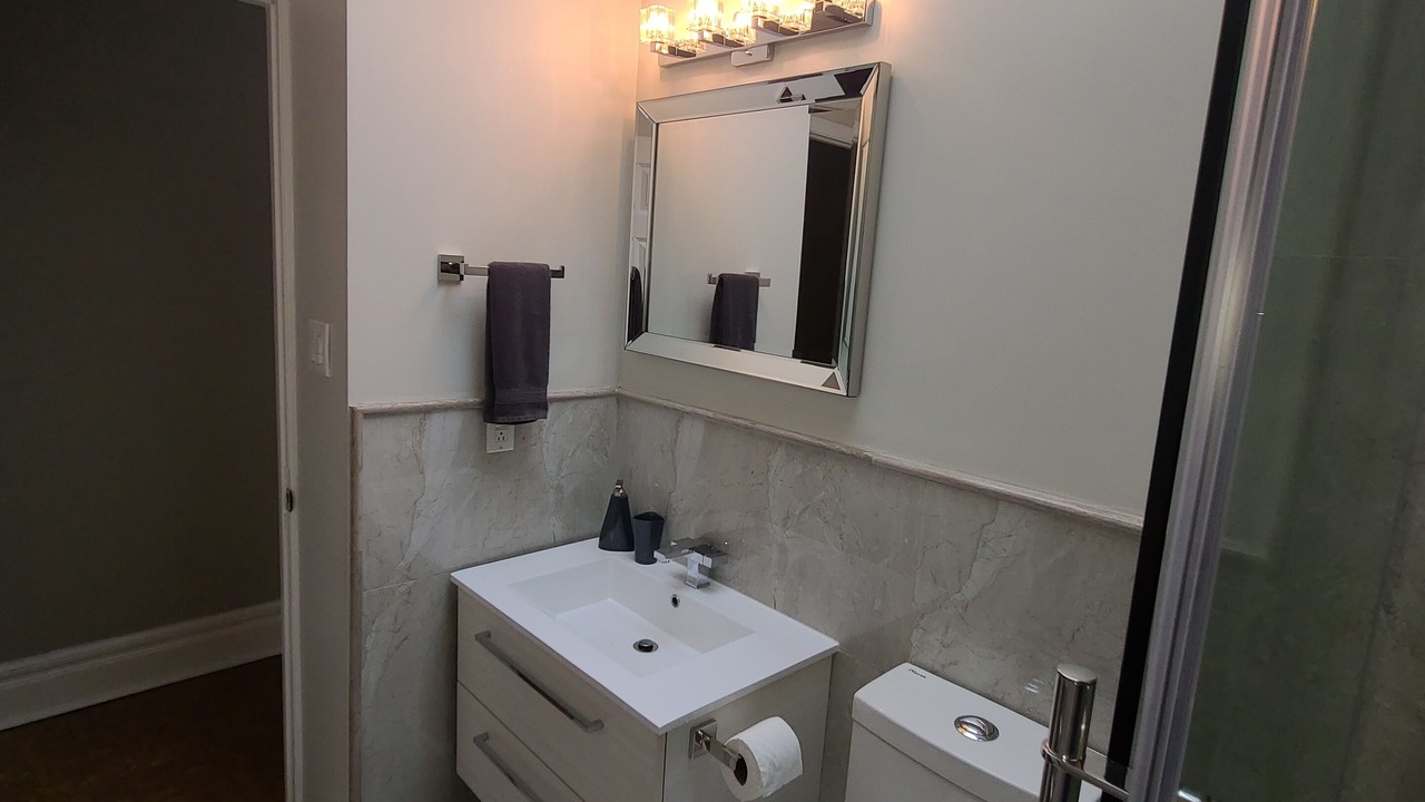 Photo of Bathroom in Garden District