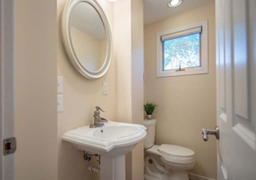 Photo of Bathroom in Glenwood