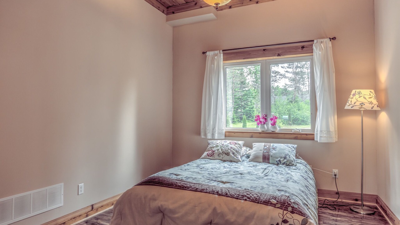 Photo of Bedroom in Bracebridge