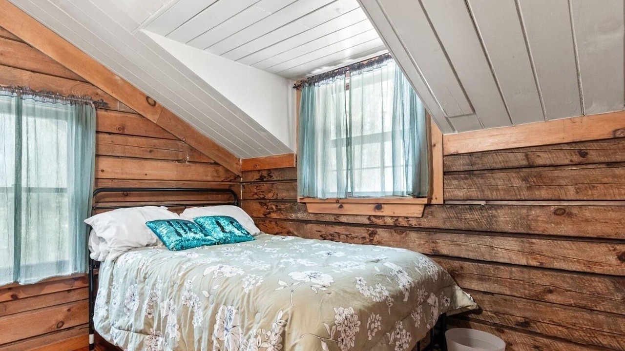 Photo of Bedroom in Eagle Lake