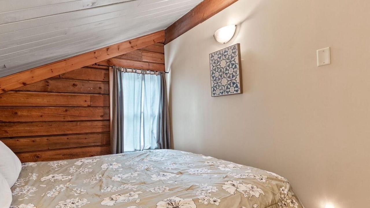 Photo of Bedroom in Eagle Lake