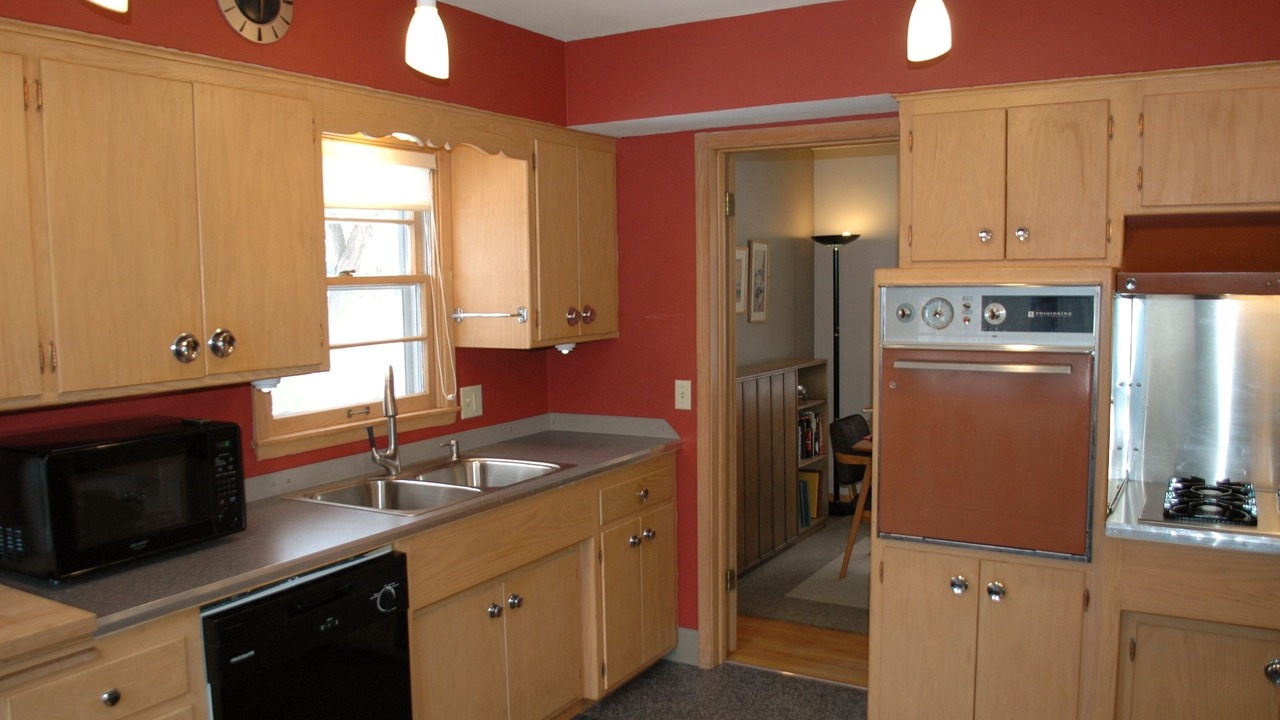 Photo of Kitchen in Macalester - Groveland