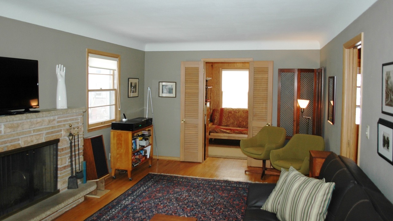 Photo of Livingroom in Macalester - Groveland