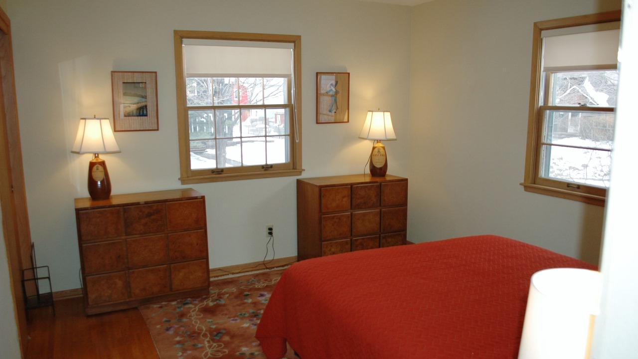 Photo of Bedroom in Macalester - Groveland