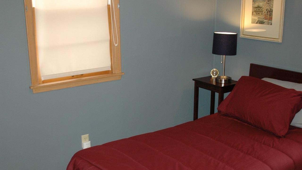 Photo of Bedroom in Macalester - Groveland