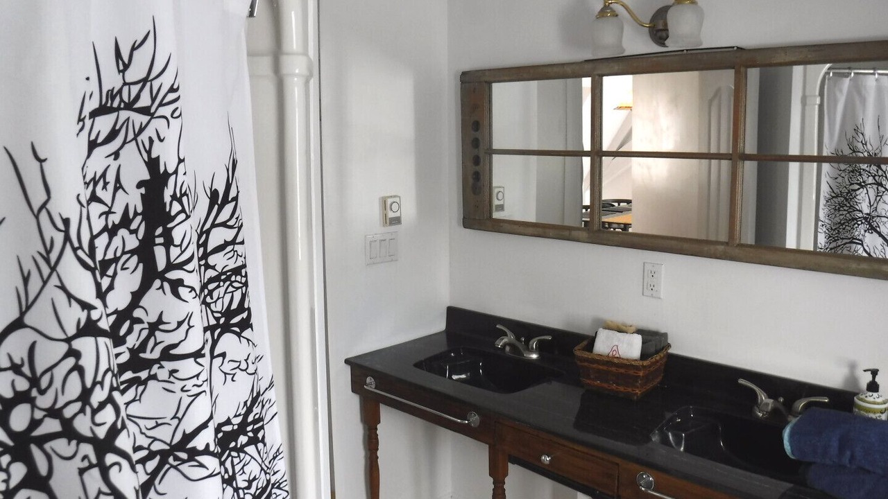Photo of Bathroom in Port Elmsley