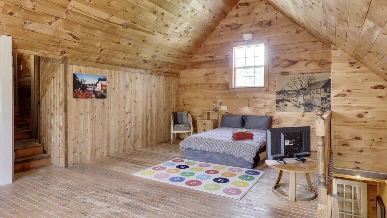 Photo of Bedroom in Quinte West