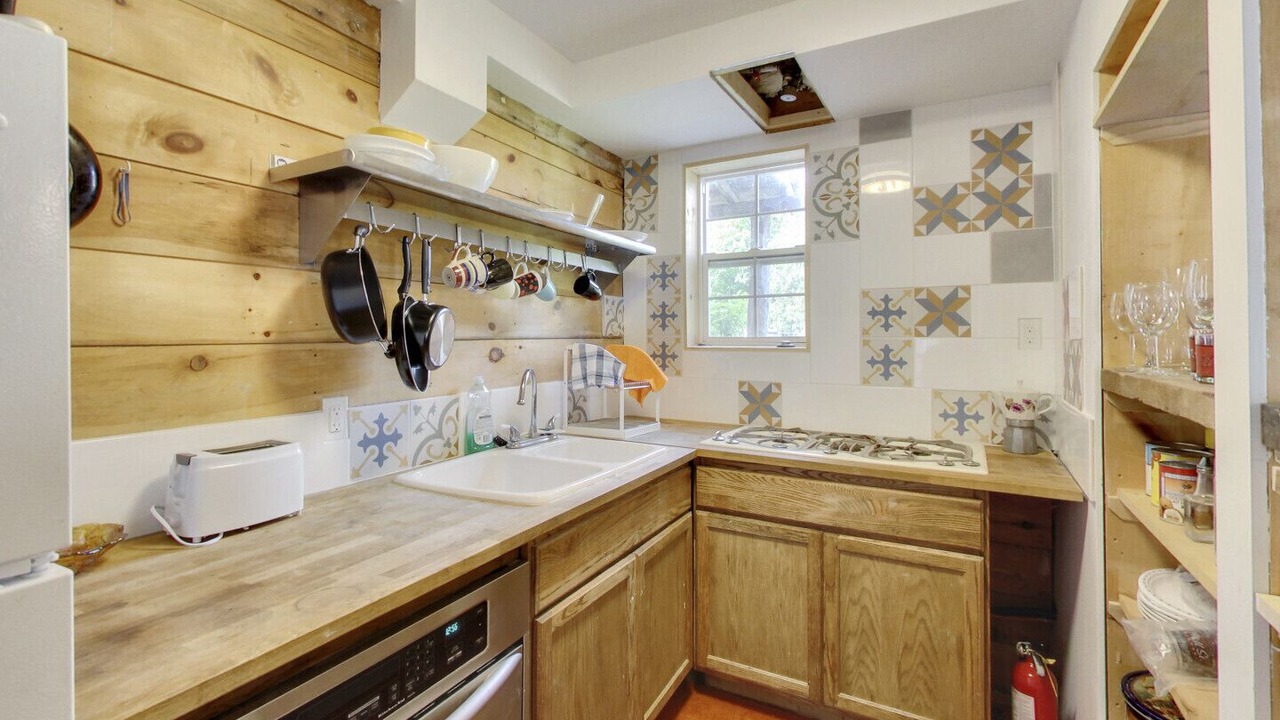 Photo of Kitchen in Quinte West