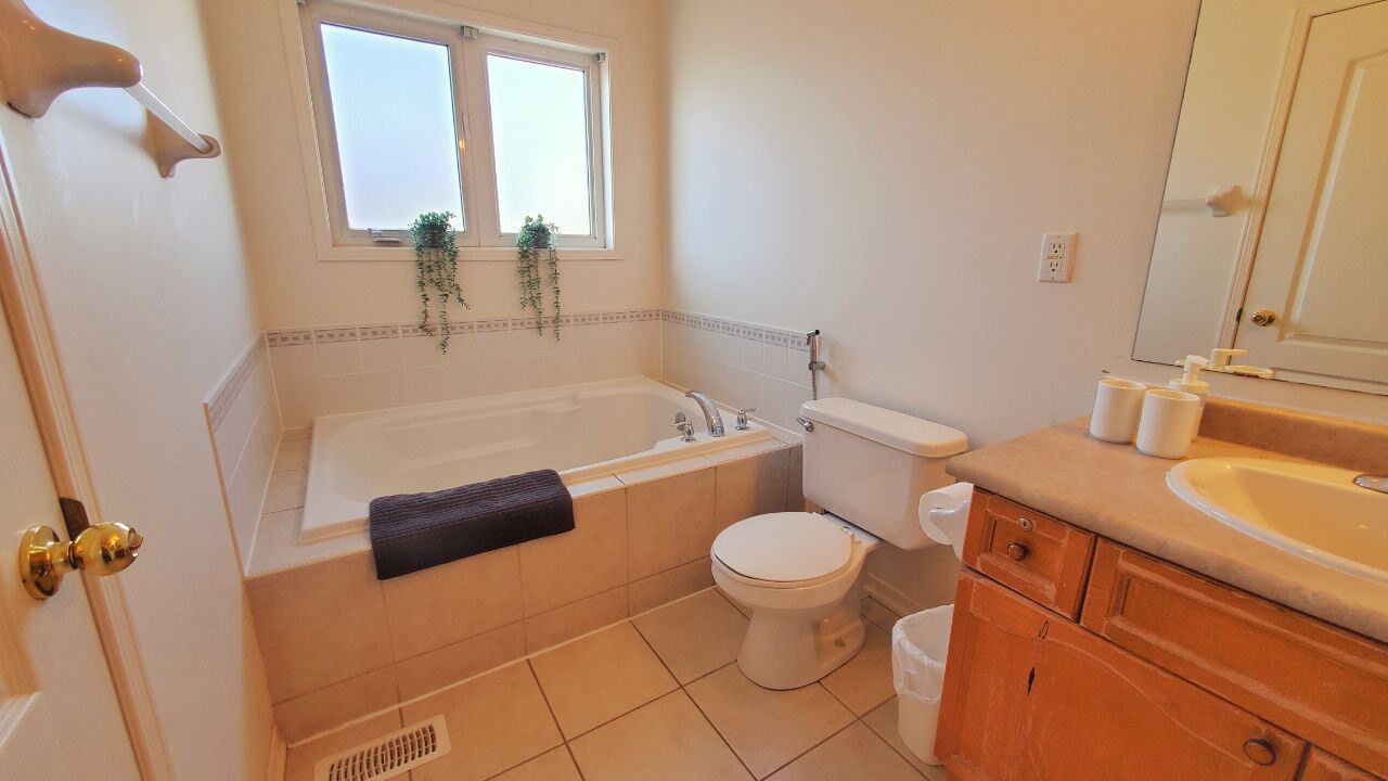 Photo of Bathroom in Village at York University